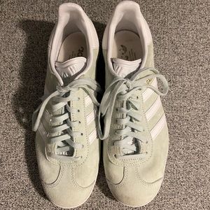 Adidas Gazelle tennis shoes, mint green, Men’s size 7.5 (about Women’s size 9).